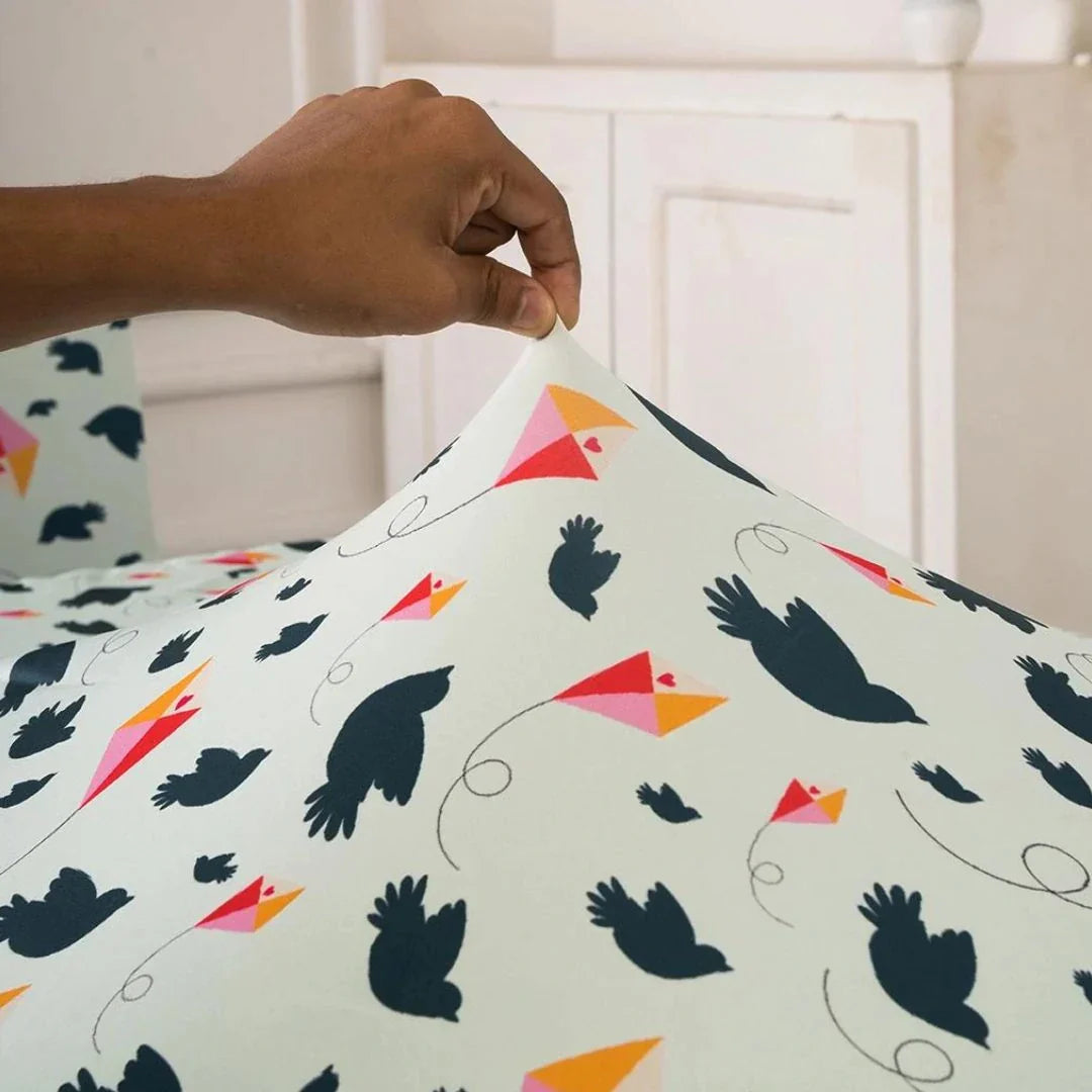 Birds And Kites Elastic Chair And Table Cover Set