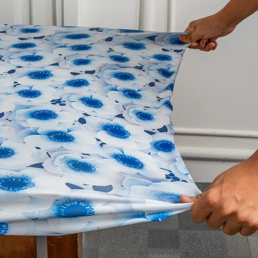 DivineTrendz Exclusive - 3D Blue Flower Elastic Table Covers.